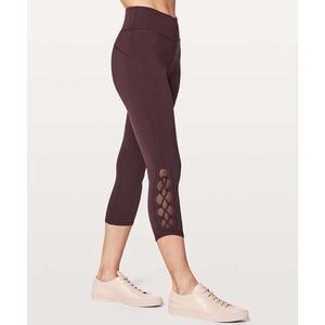 Lululemon Tied To It Crop 21" Black Cherry - Size: 10